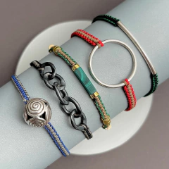 Pulseras tejidas con hilos de seda en 2 colores, con centro