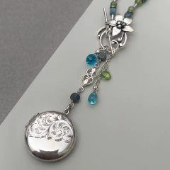 Collar Apatita con locket plata inglesa, antiguo (pieza única) - comprar online