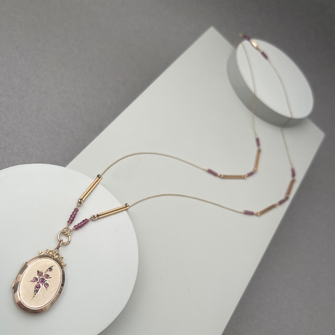 Collar de granate con locket inglés antiguo (pieza única) - hecho a mano