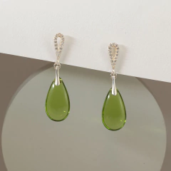 Aros base plata, gota checa verde esmeralda, verde peridoto, azul zafiro y azul humo - BLAUHAUS JOYAS