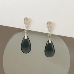 Aros base plata, gota checa verde esmeralda, verde peridoto, azul zafiro y azul humo - comprar online