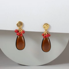 Aros combinados con gota checa color topacio y co-ral