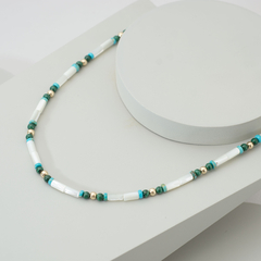 Collar corto con madreperla, malaquita y turquesa