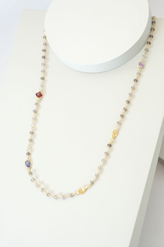 Collar corto con cuarzo ahumado y links de piedras - comprar online