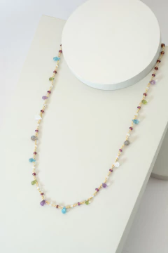 Collar corto con gotas de amatista, peridoto y moonstone - comprar online