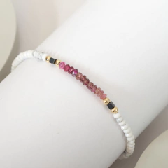 Pulsera con turmalina rosa y howlite