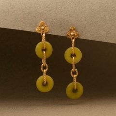 Aros base plata bañados en oro y agollas de piedra