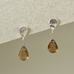 Aros base plata martele y gota topacio champagne