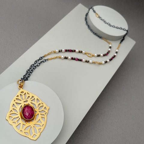 Collar medallon Raiz de Rubi