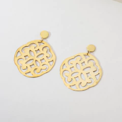 Aros con base de plata y Roseta calada de bronce bañado en oro- hechos a mano