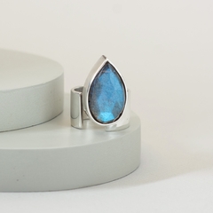 Anillo cinta de plata con labradorita - tienda online