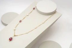 Collar versátil con turmalina rosa - hecho a mano