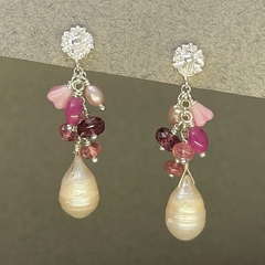 Aros con base de plata y circones, Perlas y racimos