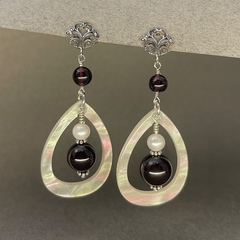 Aros combinados con resina vintage, granates y perlas