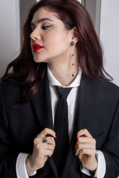 Aros larguisimos con grnantes - BLAUHAUS JOYAS