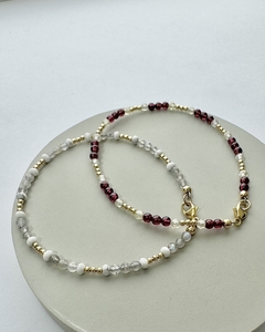 Pulseras combinadas con granate o labradorita y goldfilled - comprar online