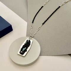 Collar con centro bordado con Ónix - BLAUHAUS JOYAS
