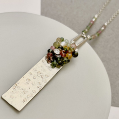 Collar largo bordado con turmalinas - comprar online