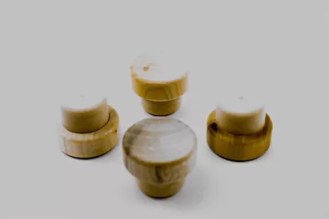 TAPON PARA BOTELLA TOMATE MADERA