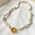 CHOKER CASCALHO HOWLITA BRANCA