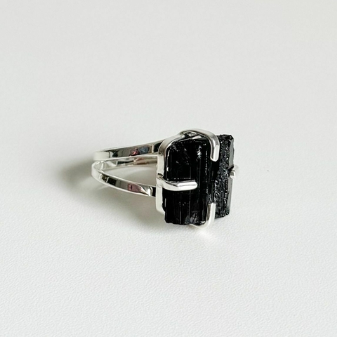 ANEL TURMALINA NEGRA REGULÁVEL - Prateado