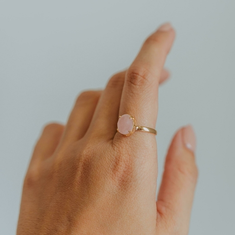 ANEL SOLITÁRIO FACETADO QUARTZO ROSA REGULÁVEL - comprar online