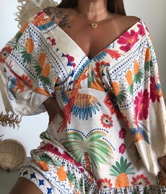 Vestido curto, manga morcego… - Maria Mariá Moda e Acessórios