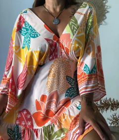 Vestido curto, manga morcego… - Bella Flor - na internet