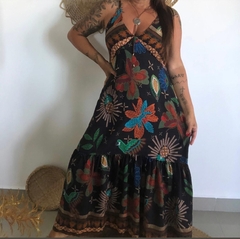Vestido longo com alças reguláveis na internet