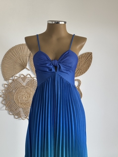 Vestido longo plissado- azul com verde - comprar online
