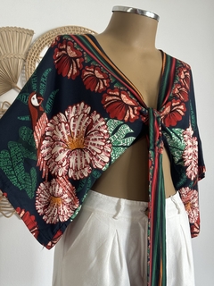 Cropped laço manga morcego - Coleção Florescer - Maria Mariá Moda e Acessórios