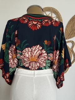 Cropped laço manga morcego - Coleção Florescer - comprar online