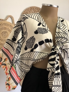 Cropped laço manga morcego - fundo offwhite - Maria Mariá Moda e Acessórios