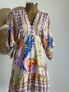Vestido curto, manga morcego… - loja online