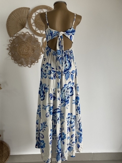Vestido longo amarração nas costas - céu azul