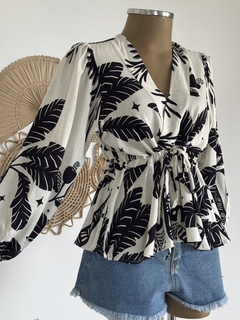 Blusa bata manga longa -offwhite com preto