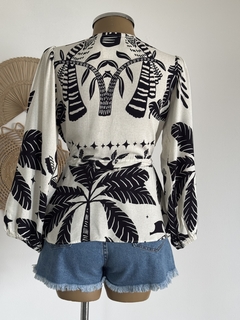 Imagem do Blusa bata manga longa -offwhite com preto