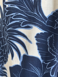 Vestido curto com mangas na internet