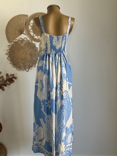Vestidos longo com alças largas e decote quadrado