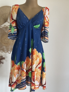 Vestido curto com mangas - Maria Mariá Moda e Acessórios