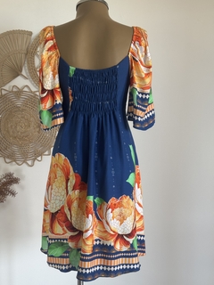 Vestido curto com mangas - loja online