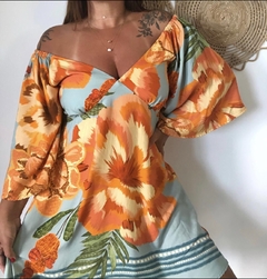 Vestido curto com mangas - Flores bordadas - loja online