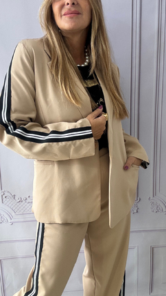 Blazer Nara en internet