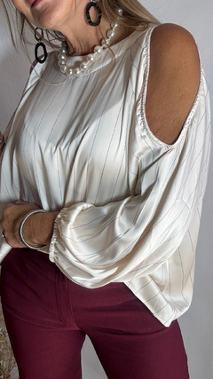 Blusa Anastasia en internet