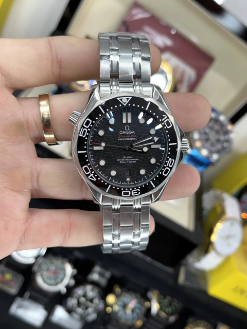 OMGA SEAMASTER DIVER CLÁSSICO PREMIUM AAA+ 42MM - A PROVA DÁGUA 100M