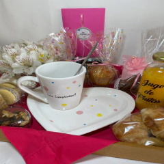 Desayuno cumple Corazon - comprar online