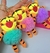 Chaveiro Desenho Animado Personagens Disney Urso Tigre Tigrão Anel Pompom Presente Aniversário Lembrancinha 2023 - comprar online