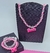 Kit Conjunto Infantil Colar e Pulseiras Miçangas Pingente Personagens Disney Barbie Wandinha Unicórnio Pony Presente