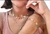 Kit Conjunto Colar Choker + Pulseira Margaridas Flor Flores Branca Colorida Folheado Ouro Moda Blogueira Tendência - comprar online