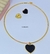 Imagem do Kit Colar e Brincos Choker Aro Rigido Fino Liso com Pingente Coração Love Liso Preto Branco Folheado Ouro Dourado Luxo